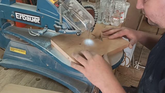 Робота на лобзиковому станку. work on a jigsaw смотреть онлайн