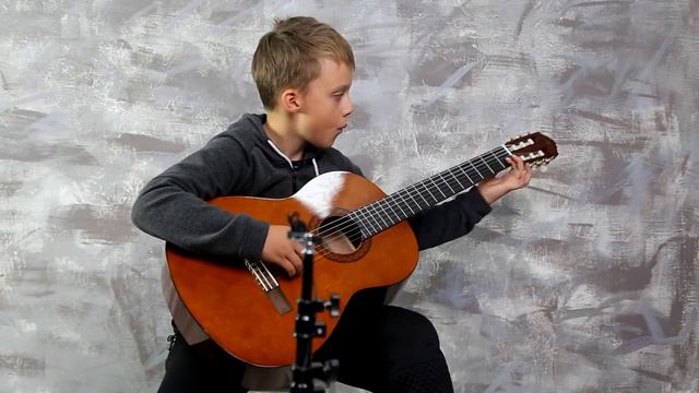 Чему научились на гитаре за 8 уроков с репетитором. Отчетный концерт. смотреть онлайн