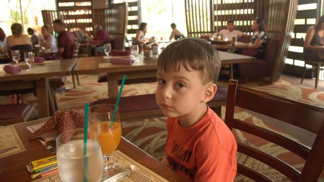 Райский Остров и Звезды Покера смотреть онлайн