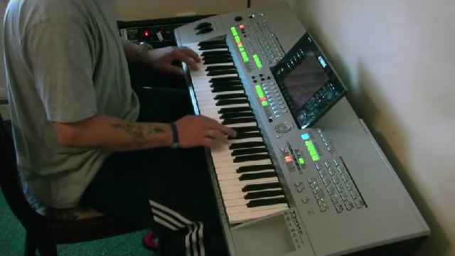 Yamaha Tyros- Lady Gaga- Poker face смотреть онлайн