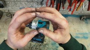 Makita DHP486 brushless drill slipping gear problem explained.