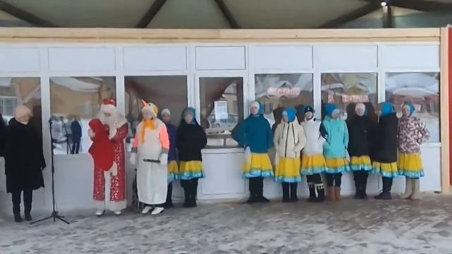 пл. Ленина 2022 г. Луза. Открытие ледового катка смотреть онлайн