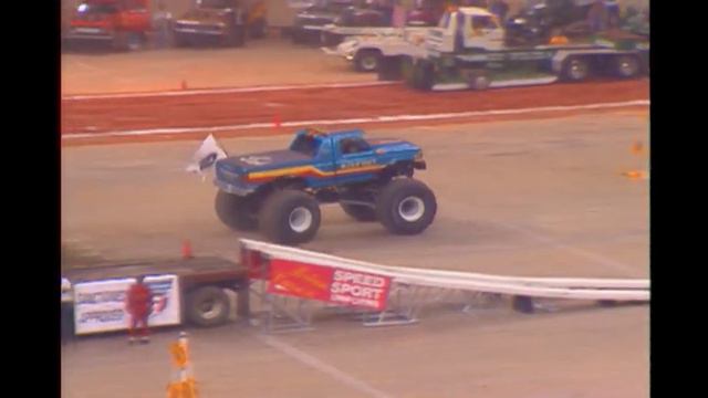 BIGFOOT #9 New Orleans, LA 1991 - Jim Kramer - BIGFOOT Monster Truck