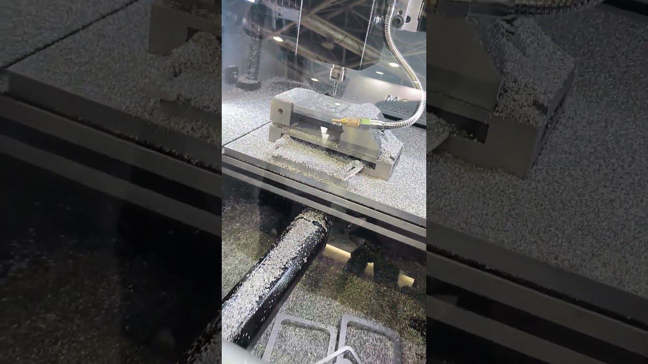 Портальный фрезерный станок от МГТУ им. Баумана / Выставка «Металлообработка-2024» смотреть онлайн