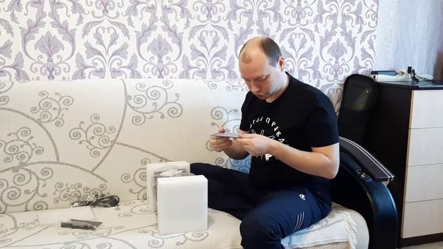 Распаковка цифрового пульта Behringer XR18