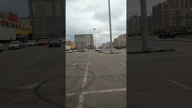 Папа катается на дрифт трайке )) смотреть онлайн