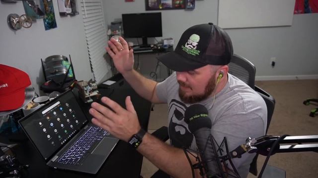 Chrome OS Is A Google Disaster! A True Linux Distro Is The Solution смотреть онлайн