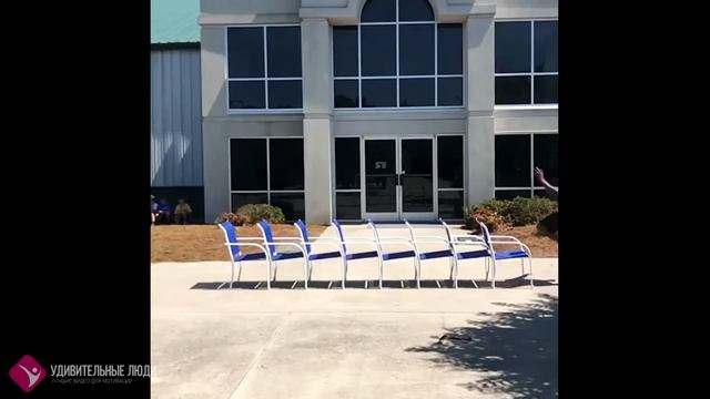 УДИВИТЕЛЬНЫЕ ЛЮДИ АВГУСТ 2018 ★ Люди удивляют, экстрим, крутые трюки и навыки.mp4 смотреть онлайн