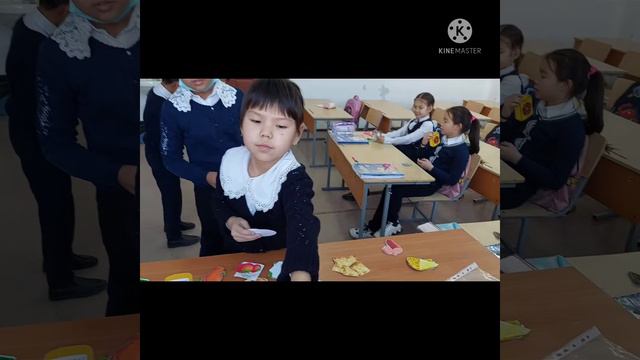 Healthy World: Let's Shop. Grade 4