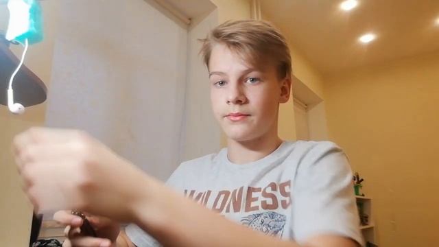 Раскрытие/закрытие ножа бабочки и прокрут вокруг пальца смотреть онлайн