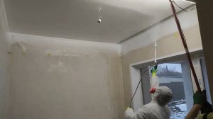 Секреты безвоздушной покраски потолков