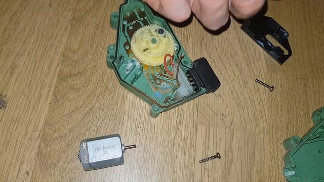 Ремонт центрального замка VW T4 смотреть онлайн