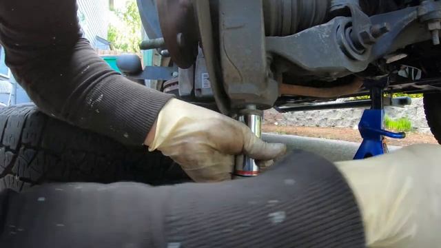 HOW TO REPLACE AXLE ON A 2012 - 2017 DODGE RAM 1500 смотреть онлайн
