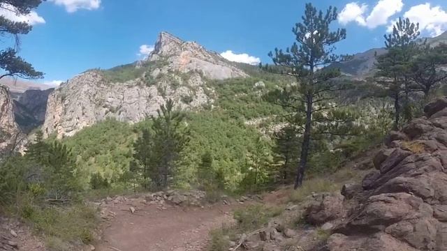 En route pour le point de vue du vélodrome (Partie 2) смотреть онлайн