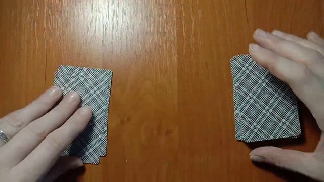 ASMR Playing cards, cards game, whisper / Игра Пьяница: Реванш, шёпот, игральные карты, игра в карт смотреть онлайн