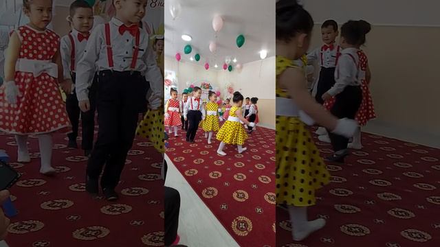 ВЛОГ Утренник в садике на 8 марта💐 группа "Балауса" Всех милых дам поздравляем🥳 смотреть онлайн