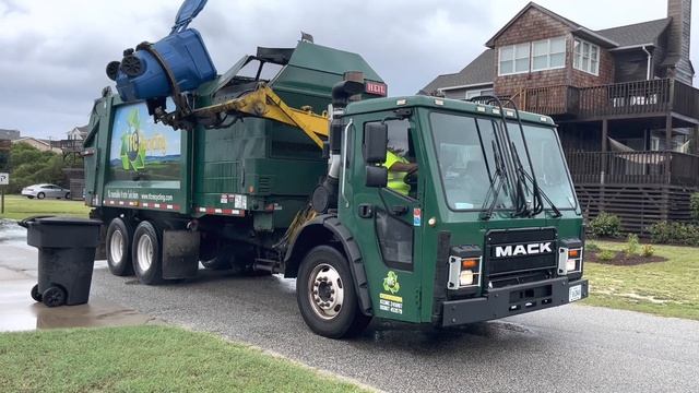 TFC Recycling Mack LR Heil Python Side Loader Garbage Truck Collecting Heavy Recycling In Duck смотреть онлайн