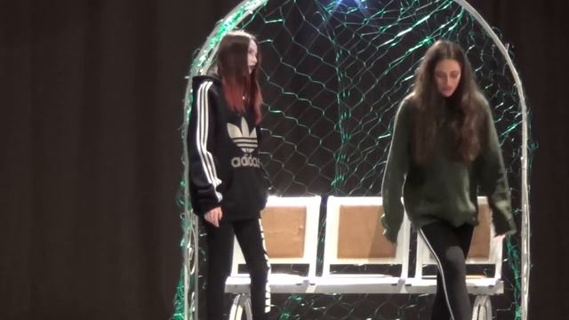 спектакль "Я Вас: ЛЮБЛЮ-НЕНАВИЖУ"-подростковая драма смотреть онлайн