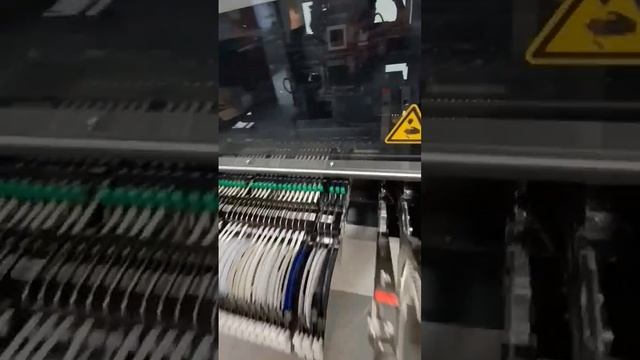 насыпем элементов на кусок текстолита?) продолжение на канале смотреть онлайн