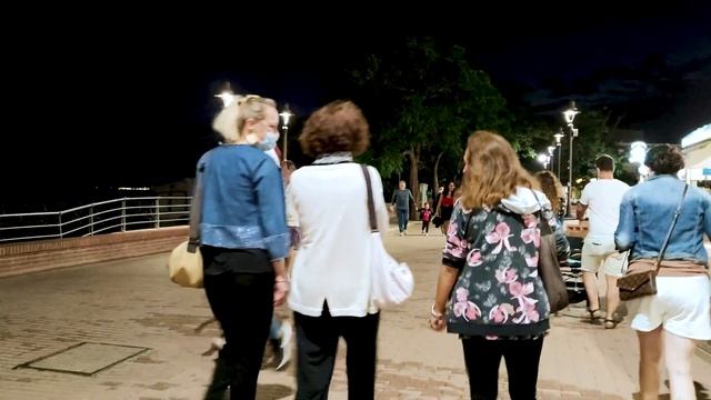 NIGHT LIFE IN TOSCANA. FOLLONICA. Italy - 4k Walking Tour around the City - Travel Guide. #Italy смотреть онлайн