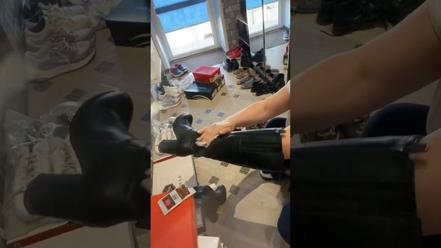 Убираем зимнюю обувь правильно.Что бы она радовала глаз в следующем сезоне. смотреть онлайн