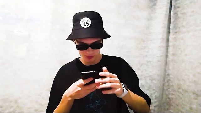 ВОПРОСЫ на удары ЭЛЕКТРОШОКЕРОМ! смотреть онлайн