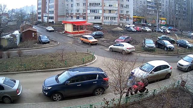 Дневное видео с IP-камеры на базе модуля 1/3" CMOS Sony Exmor смотреть онлайн