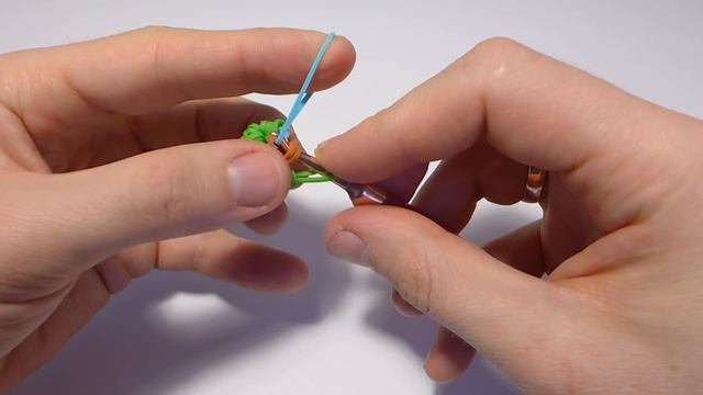 Браслет "НАСЛЕДИЕ" (ТОЛЬКО КРЮЧКОМ) из резинок Rainbow Loom Bands. Урок 158 | Heirloom смотреть онлайн