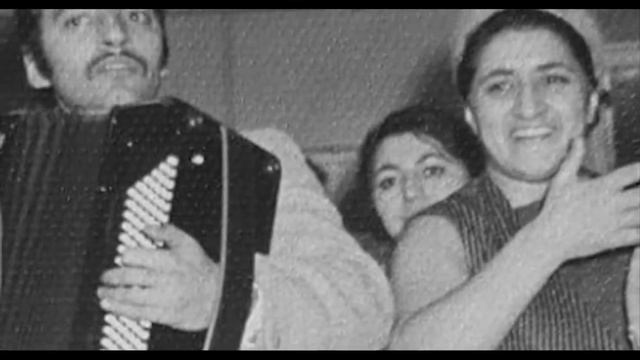 Dmitriy Mirzaev & Son ("Accordion") - Дмитрий Мирзаев - "Аккордеон" смотреть онлайн