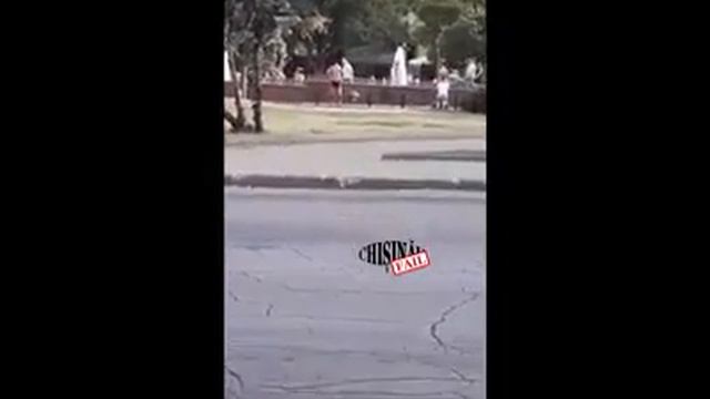 Странный мужчина в Кишиневе смотреть онлайн