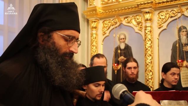 Окончание молитв/Рождественские подарки смотреть онлайн