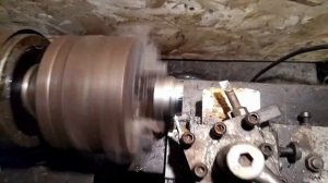 Настольный токарный станок в работе!