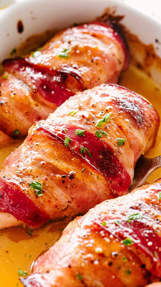 Куриные рулеты в беконе с морковкой по-корейски смотреть онлайн