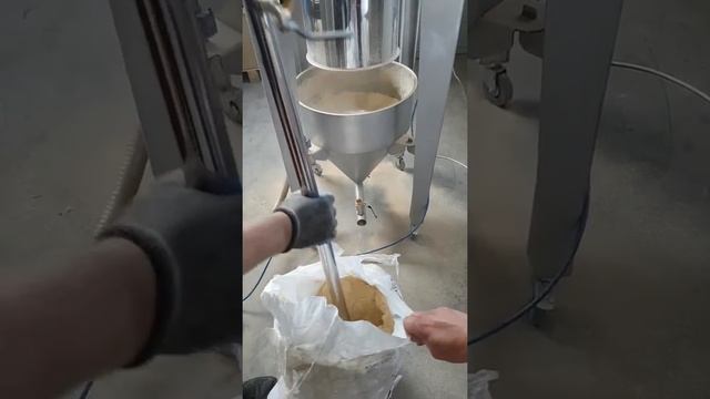 Вакуумный загрузчик древесной муки смотреть онлайн