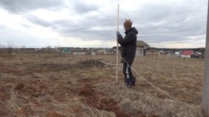 Как пользоваться гидроуровнем одному