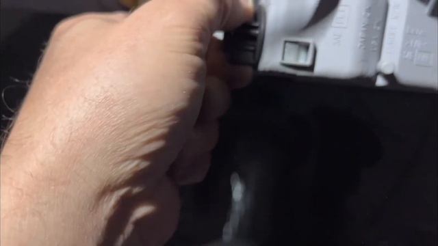 Как заменить лампу в дополнительном стоп сигнале смотреть онлайн