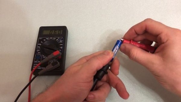 КАК ПРОВЕРИТЬ БАТАРЕЙКУ МУЛЬТИМЕТРОМ двумя способами ИЗМЕРЕНИЕ ТОКА БАТАРЕЙКИ, НАПРЯЖЕНИЯ, МОЩНОСТИ