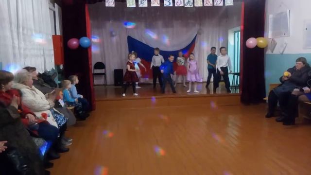 Танец на 8 марта " Это все она" смотреть онлайн