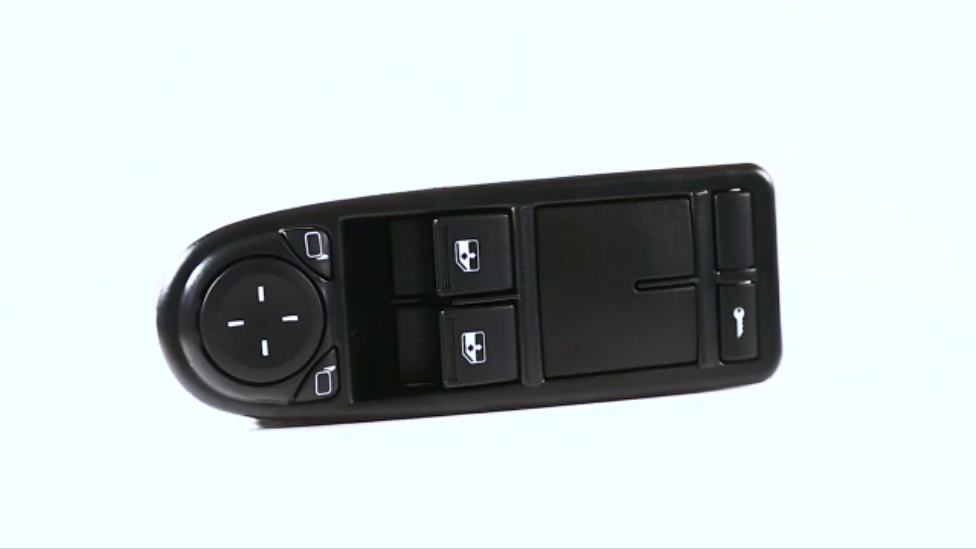 Блок управления в двери водителя Datsun (2 переключателя, регулировка зеркал) смотреть онлайн