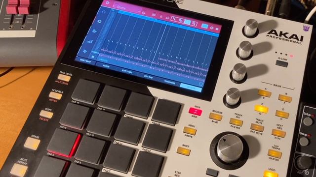 MPC ONE 11/4 TIME SIGNATURE смотреть онлайн