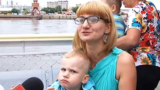 На набережной Амура вновь открылся причал для пассажирских теплоходов смотреть онлайн