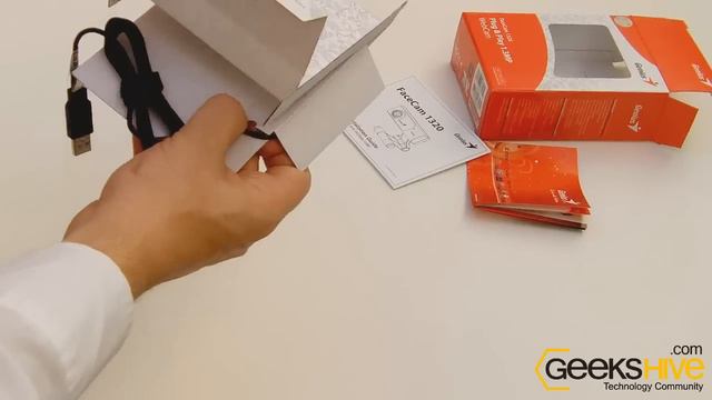 Genius Facecam 1320 Webcam 1.3MP USB - Unboxing By Www.geekshive.com