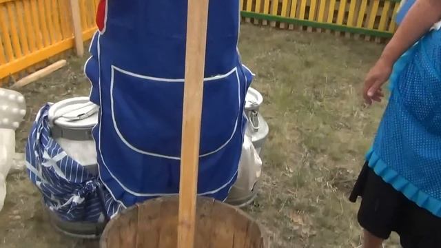 Продажа кумыса на сабантуе 09.06.12 смотреть онлайн