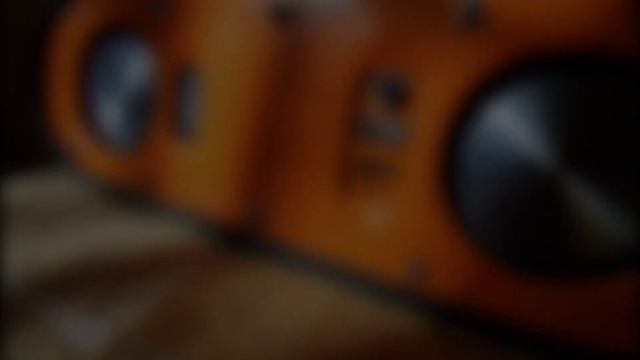 Bass Test 2x7W RMS Portable bluetooth Speaker смотреть онлайн