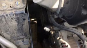 Замена ремня генератора и натяжного ролика на автомобиле Ситроен С 4