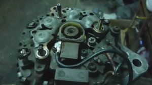 Тойота Айс замена реле-регулятора на отечественный.mp4