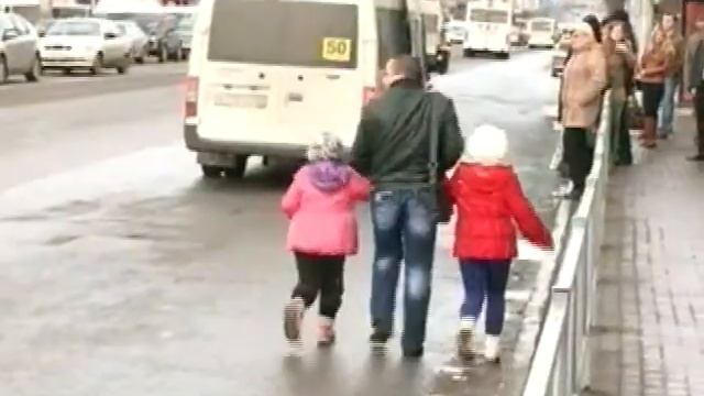 Довольны ли рязанцы установкой заграждения на площади Победы? смотреть онлайн