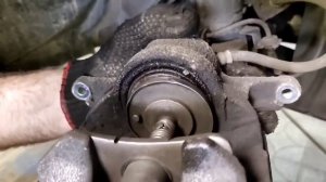 Замена тормозных колодок Nissan Qashqai.