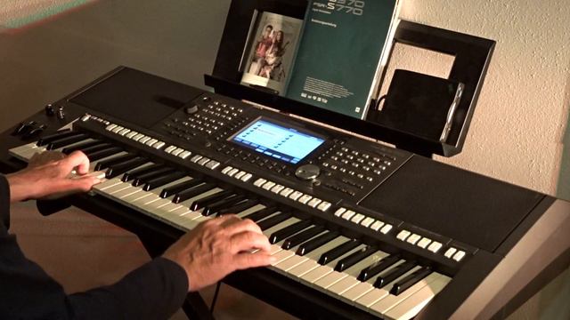 Yamaha PSR S970 Modern Schlager1 смотреть онлайн