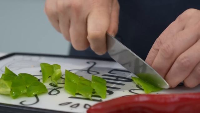 Соба с курицей и овощами. Со вкусом SPAR смотреть онлайн